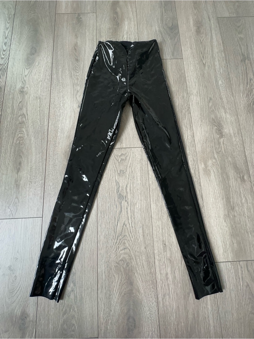 Good American Pull-On Latex Skinny Pant